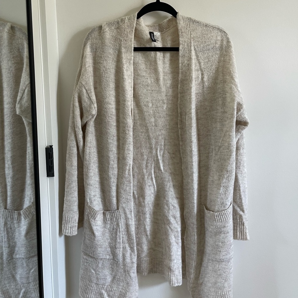 H&M Cardigan - Picture 3 of 4